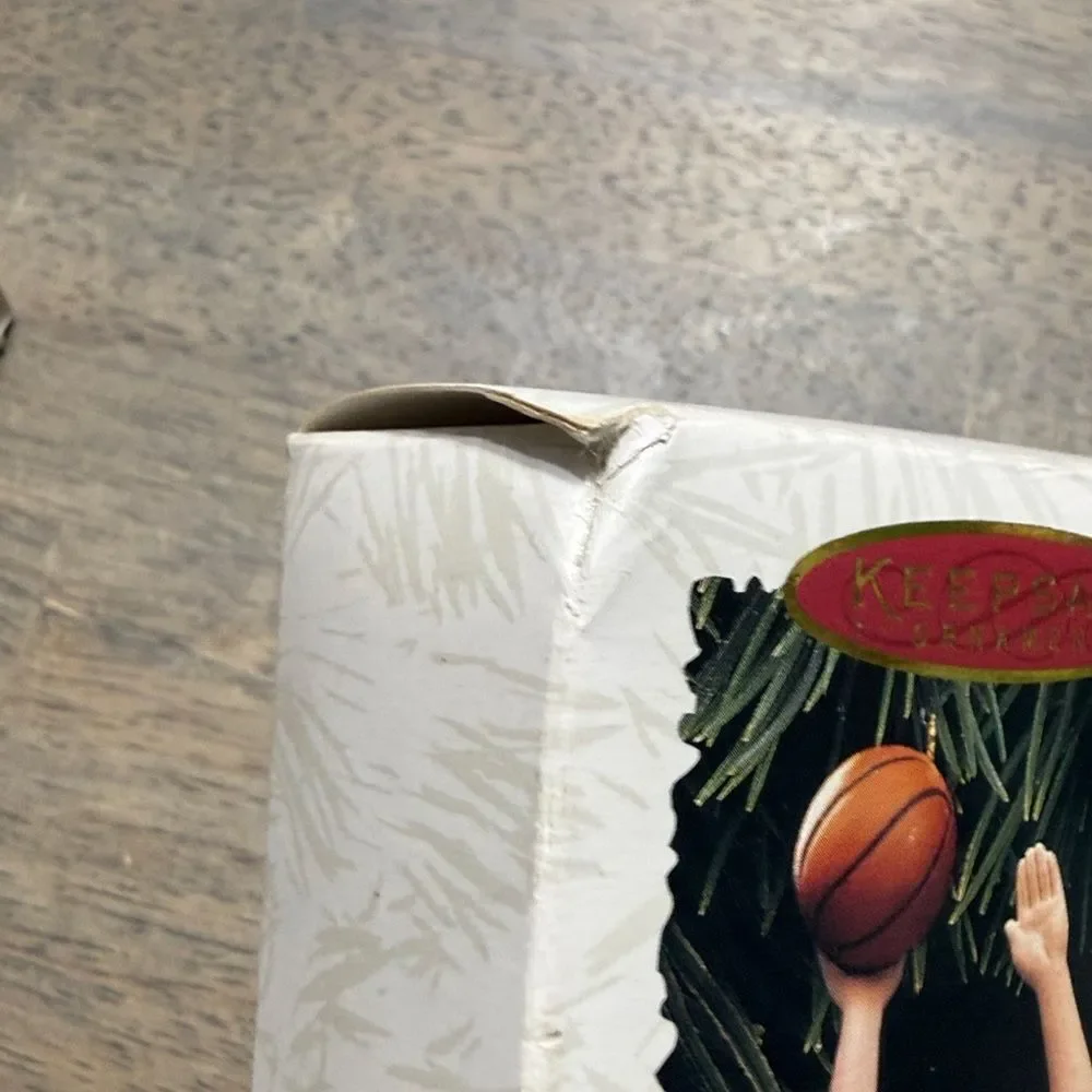 Hallmark Keepsake Ornament- Basketball Legend Larry Bird Hoop Stars Collection